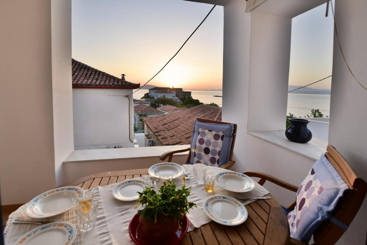 Options House Villa Hydra  Bagian luar foto