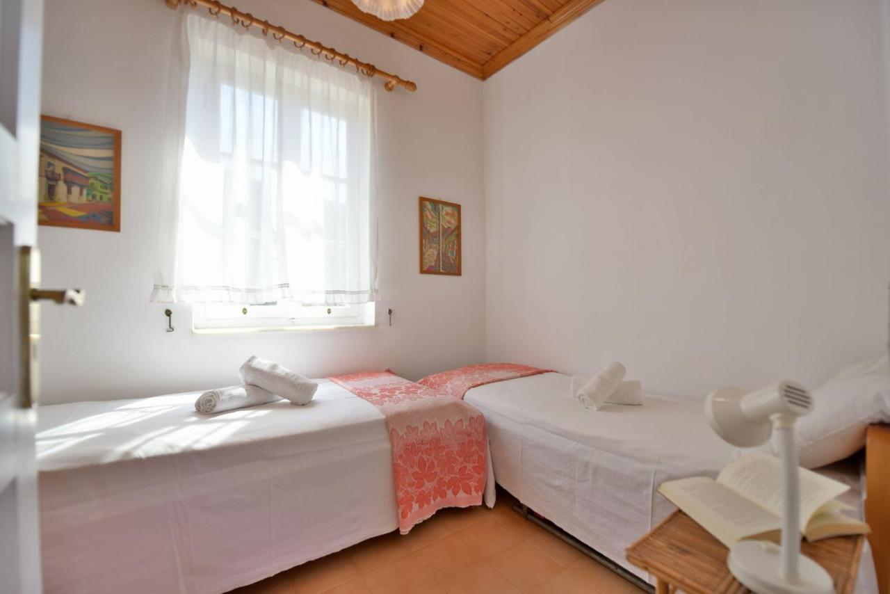 Options House Villa Hydra  Bagian luar foto