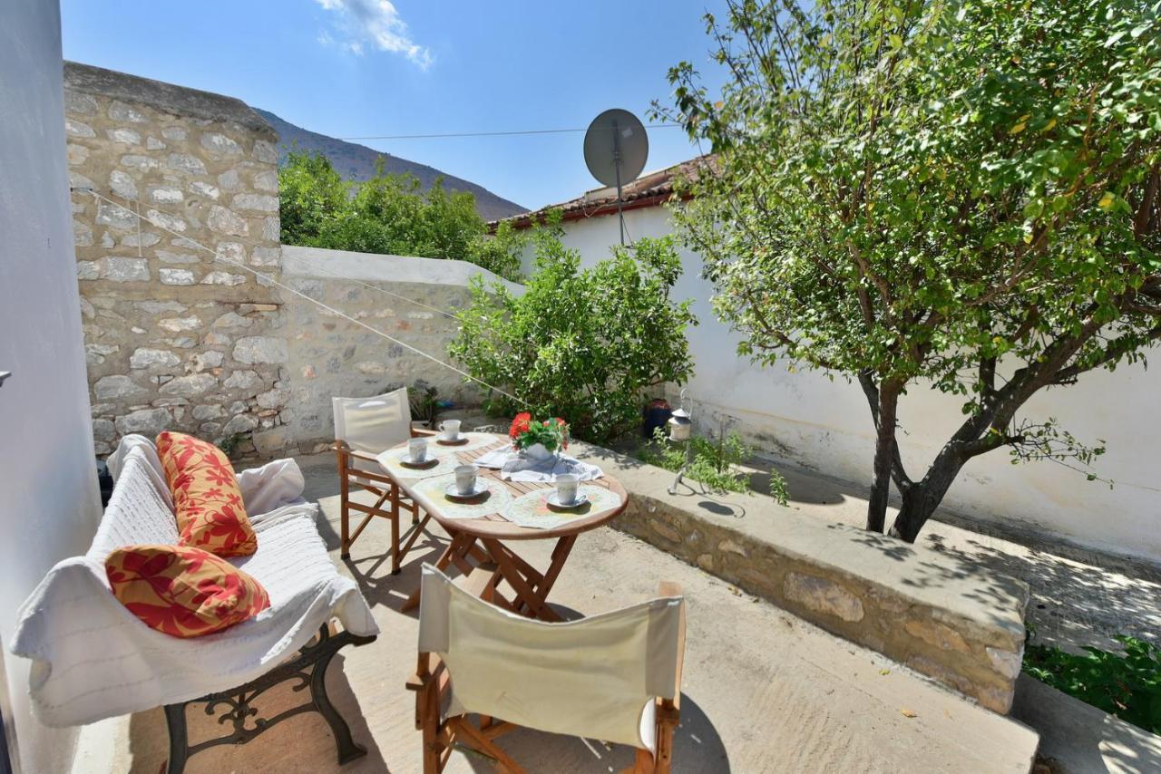 Options House Villa Hydra  Bagian luar foto