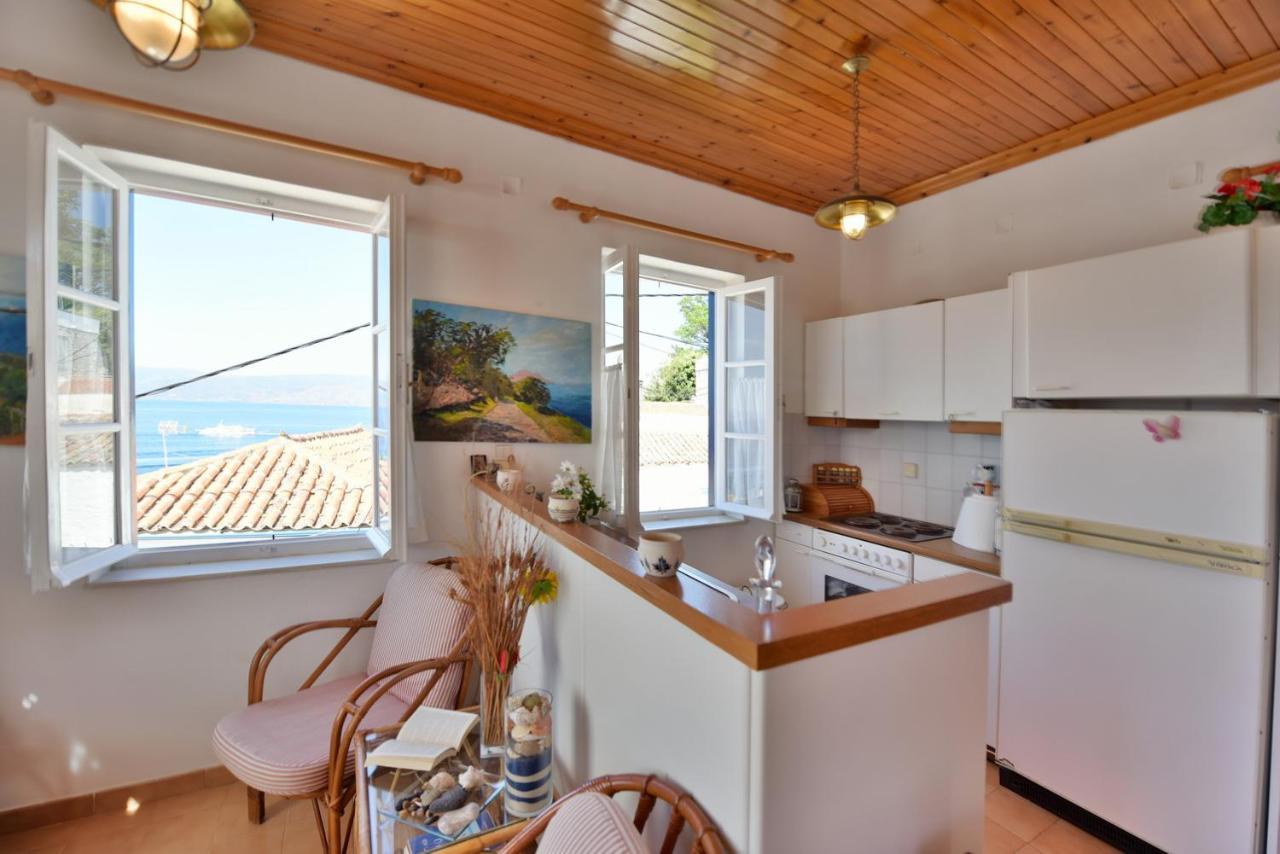 Options House Villa Hydra  Bagian luar foto